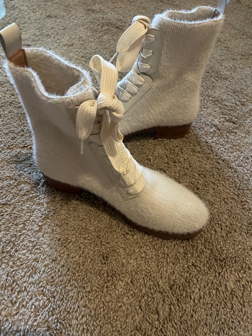 Cozy Ivory Knit Lace-Up Ankle Boots Kate spade 9.5 winter
